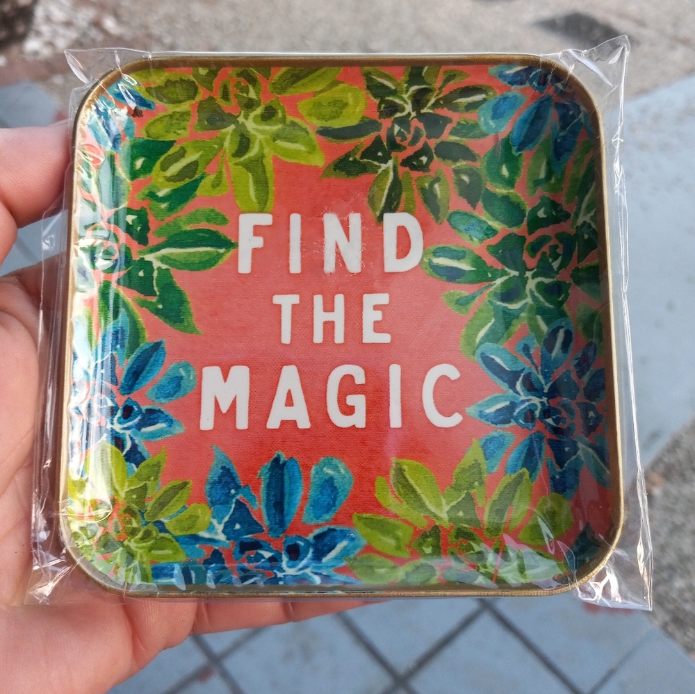 New Studio Oh! x Justina Blakeney Jungalow “Find the Magic” catchall dish tray